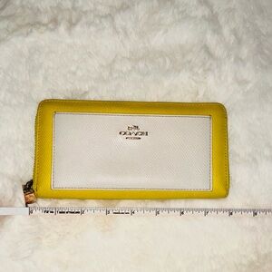 Coach Women's Wallet in Yellow and Cream